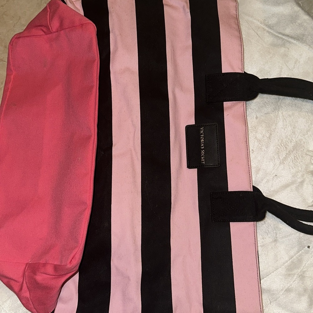 Victoria Secret - Picture 3 of 5